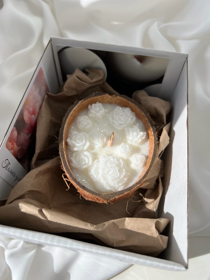 Декоративная ароматическая свеча в кокосовой скорлупе ручной работы — изображение 3