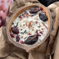 Декоративная ароматическая свеча в кокосовой скорлупе ручной работы
