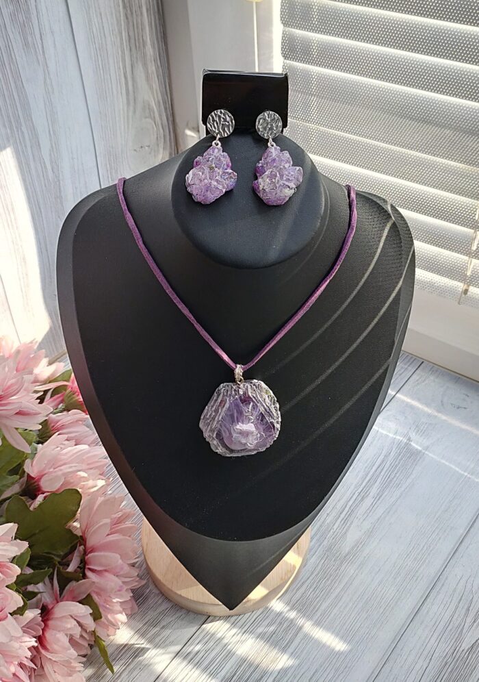 Комплект украшений из смолы "Аметистовые кристаллы" — изображение 2