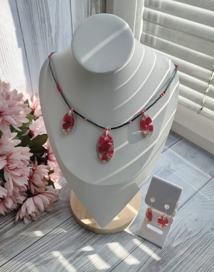 Комплект украшений из смолы с живыми цветами Гортензией — изображение 4