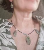 Комплект украшений из смолы с живыми цветами Гортензией. — изображение 4