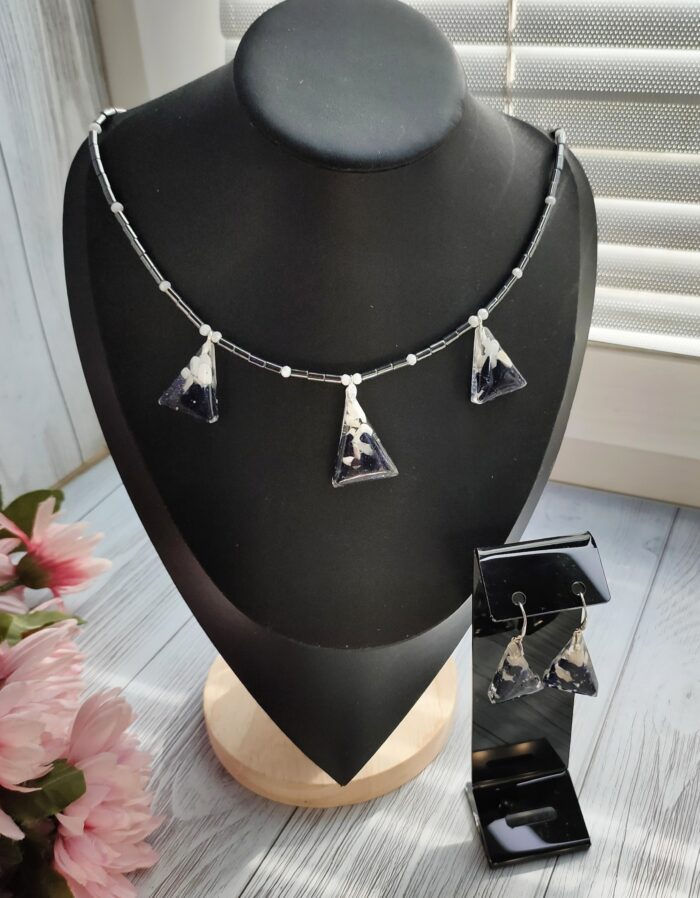 Комплект украшений из смолы с натуральным камнем Обсидиан и Опал — изображение 4