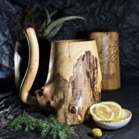 Деревянная пивная кружка