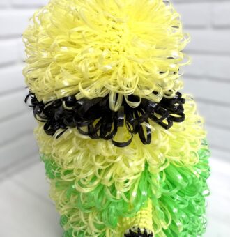 Мочалка-игрушка «Миньон» из полипропилена: радость в каждой петле! Превратите обычные водные процедуры в весёлое приключение с нашей уникальной мочалкой в виде обожаемого миньона! Этот аксессуар не просто очистит кожу — он подарит море положительных эмоций и превратит купание в игру для вас и вашего ребёнка.