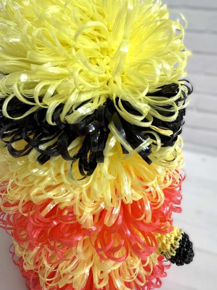 Мочалка-игрушка «Миньон» из полипропилена: радость в каждой петле! Превратите обычные водные процедуры в весёлое приключение с нашей уникальной мочалкой в виде обожаемого миньона! Этот аксессуар не просто очистит кожу — он подарит море положительных эмоций и превратит купание в игру для вас и вашего ребёнка.