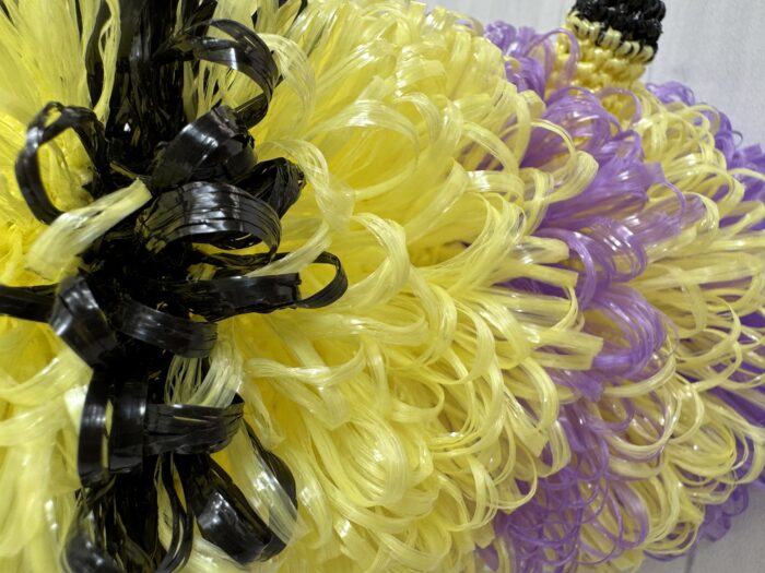 Мочалка-игрушка «Миньон» из полипропилена: радость в каждой петле! Превратите обычные водные процедуры в весёлое приключение с нашей уникальной мочалкой в виде обожаемого миньона! Этот аксессуар не просто очистит кожу — он подарит море положительных эмоций и превратит купание в игру для вас и вашего ребёнка.