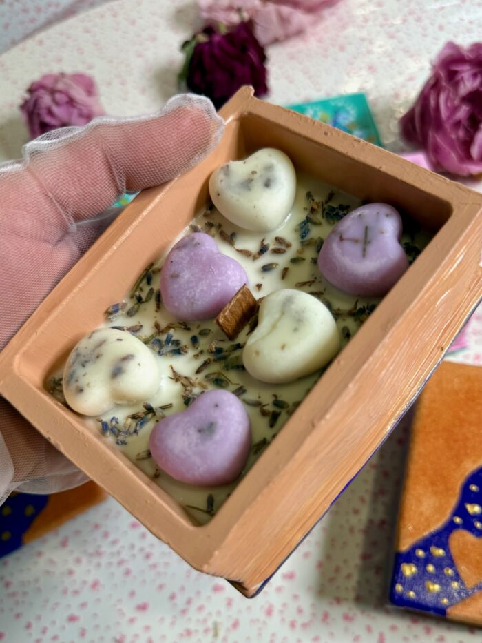 Декоративная ароматическая свеча «Книга» ручной работы — изображение 8