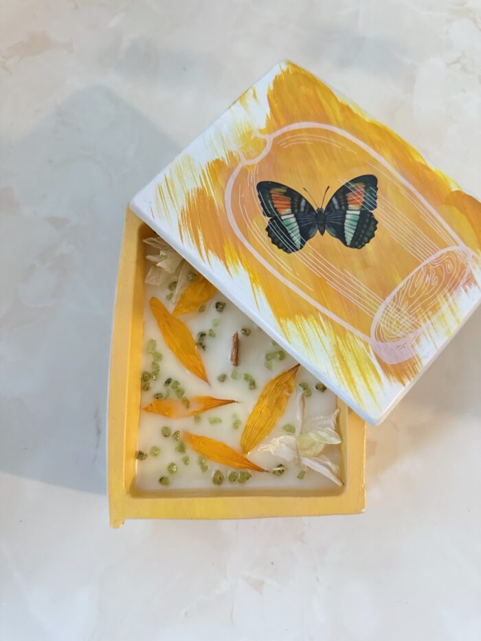 Декоративная ароматическая свеча «Книга» ручной работы — изображение 6