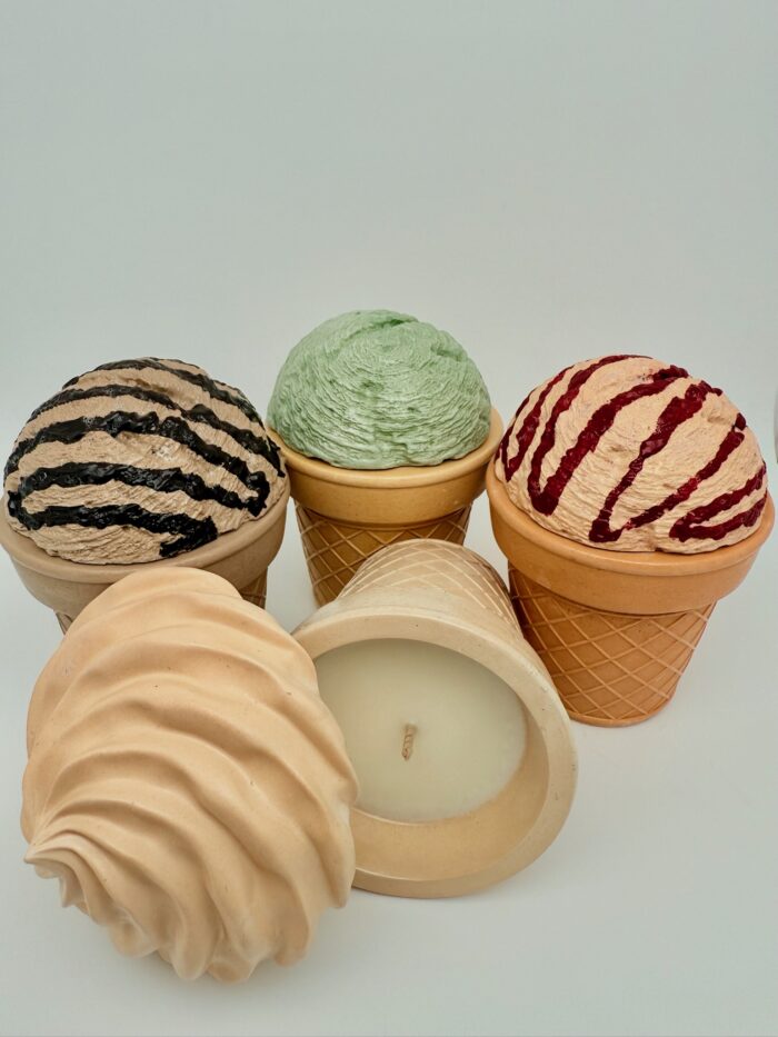 Декоративная ароматическая свеча «Мороженое» ручной работы — изображение 3