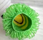 Мочалка-игрушка «Миньон» из полипропилена: радость в каждой петле! Превратите обычные водные процедуры в весёлое приключение с нашей уникальной мочалкой в виде обожаемого миньона! Этот аксессуар не просто очистит кожу — он подарит море положительных эмоций и превратит купание в игру для вас и вашего ребёнка.