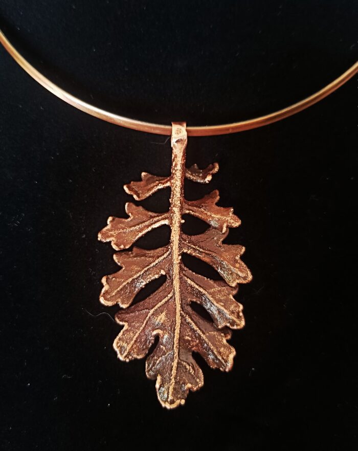 шейное украшение цинерария