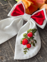 Бант для волос с вышивкой «Ягоды»