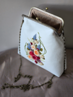 Цветочная сумочка на фермуаре