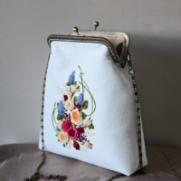 Цветочная сумочка на фермуаре