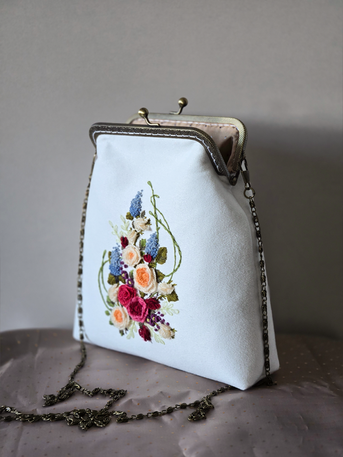 Цветочная сумочка на фермуаре
