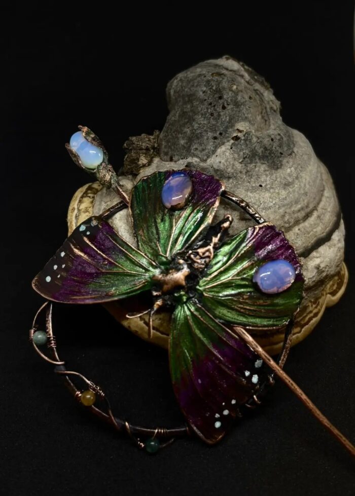 Фибула "Бабочка", лунный камень,яшма — изображение 2