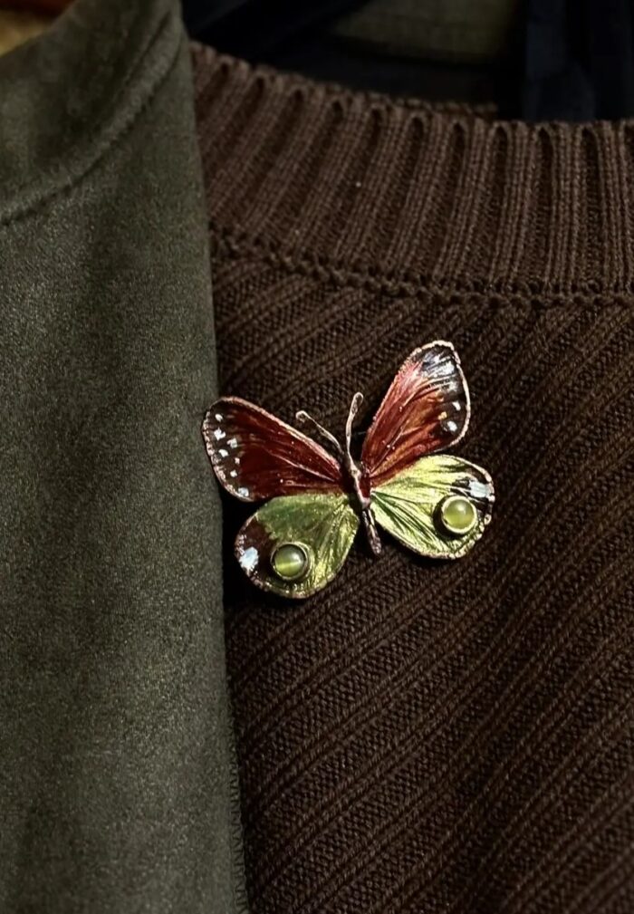 Брошь "Бабочка" камень кошачий глаз — изображение 2