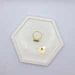 Набор украшений «Богиня Солнца» в фэнтези-стиле Этот завораживающий набор погружает в атмосферу волшебного мира, где царит свет и тепло солнечной богини. В коллекцию входят серьги, кольцо и брошь, объединённые общей темой поклонения солнцу и магии света.