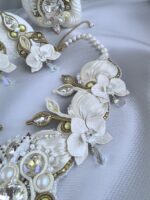 Свадебное колье ручной работы с лентой шибори и сутажа, бусины Сваровски и кристаллы