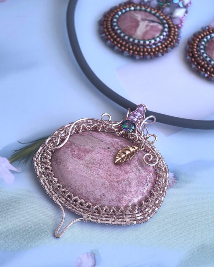 Комплект украшения с камнем родонит — изображение 2