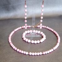 Комплект украшений из розового коралла