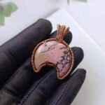 Лунница. Женский оберег. Медный кулон с родонитом — изображение 7