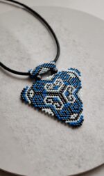 "Северный ритм" бисерный кулон на шнурке