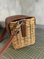 Плетеная сумка с кожаным клапаном — изображение 2